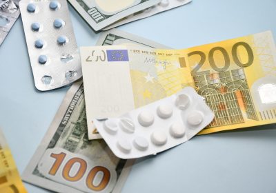 Médicaments à prix exorbitants : l’UFC-Que Choisir tire la sonnette d’alarme